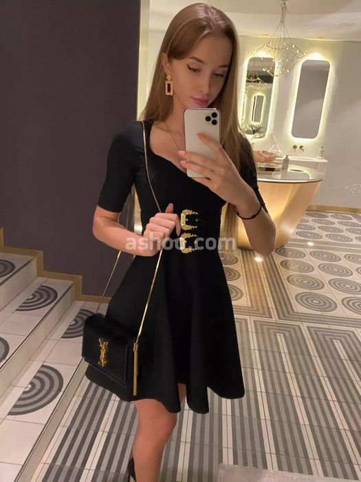 VIP-девушка с тёплым молчанием и лёгким взглядом: Искусство интимного досуга